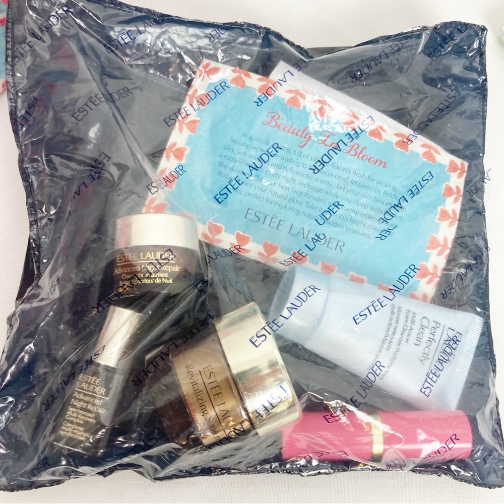 Estee Lauder 6-Piece Set with Molly Mahon Cosmetic Pouch + Aerin Sample NWT - Picture 5 of 10